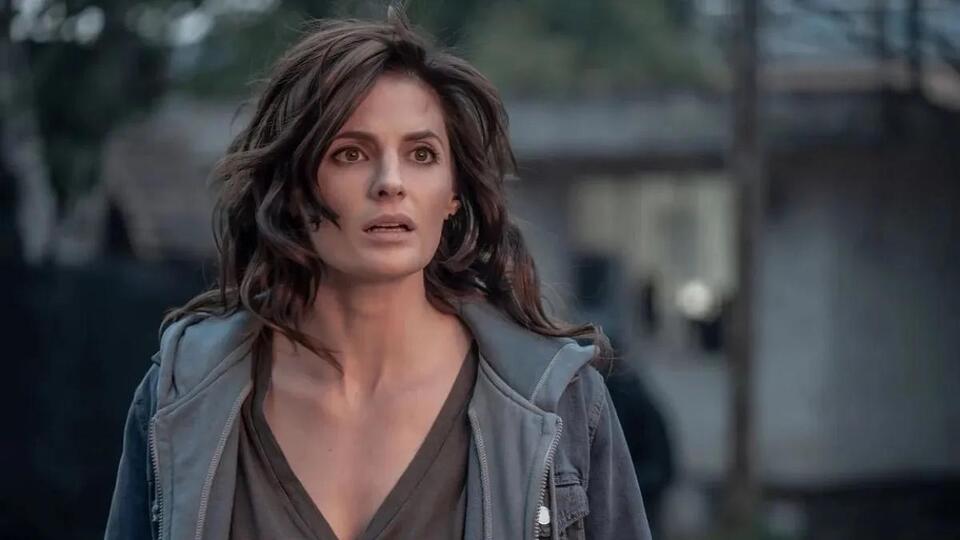 Stana Katic Returning To Our Screens In Spy Drama Entangled NewsBreak