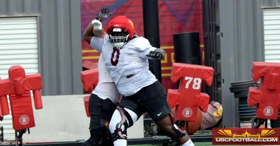 Wide receivers, defensive linemen in action at USC Fall Camp practice No. 5