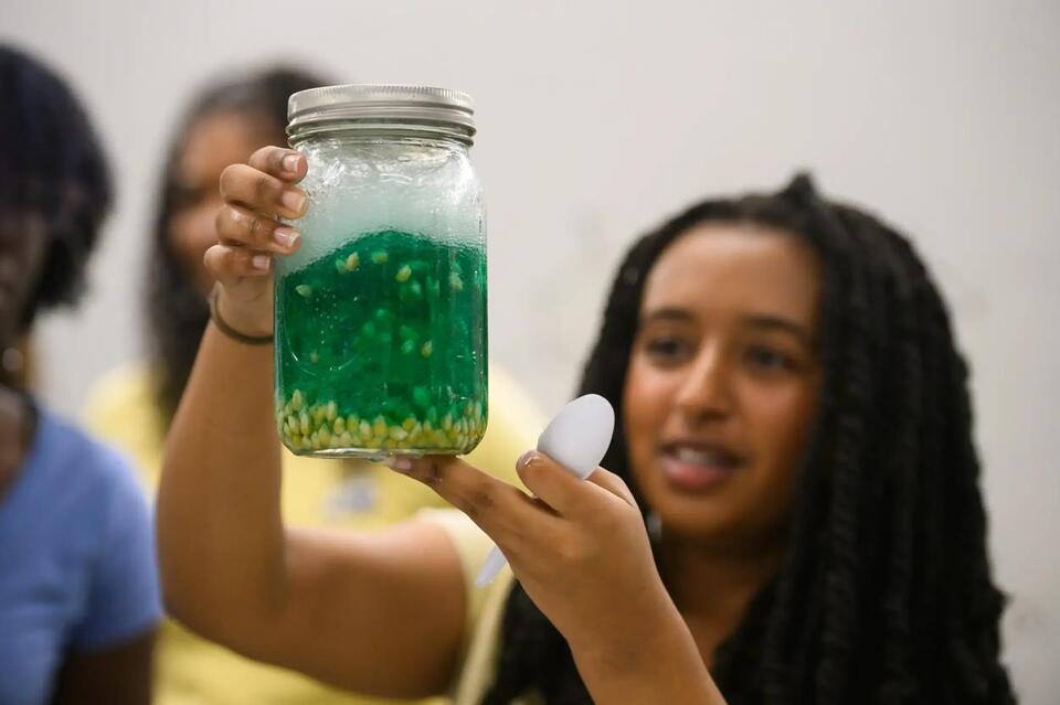 ‘Dancing Corn’? VCU’s hands-on fun connects STEM to Richmond middle-schoolers