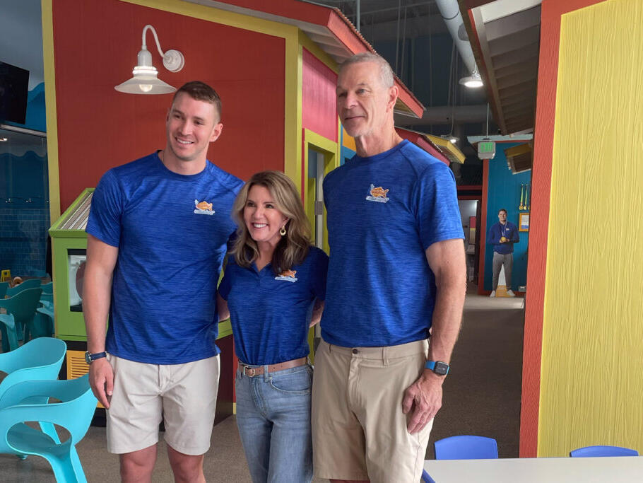 What does an Olympic gold medalwinning swimmer’s day look like? Ponte