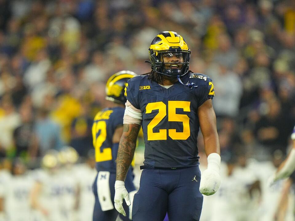 Junior Colson, Zak Zinter declare for 2024 NFL Draft