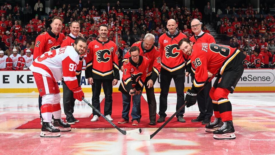 Sutter’s son performs ceremonial puck drop during Flames 2004 team ...