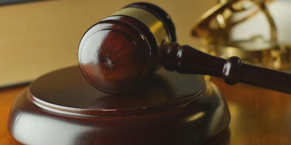 Kansas City-area surgeon, distributor sentenced in spinal implant ...