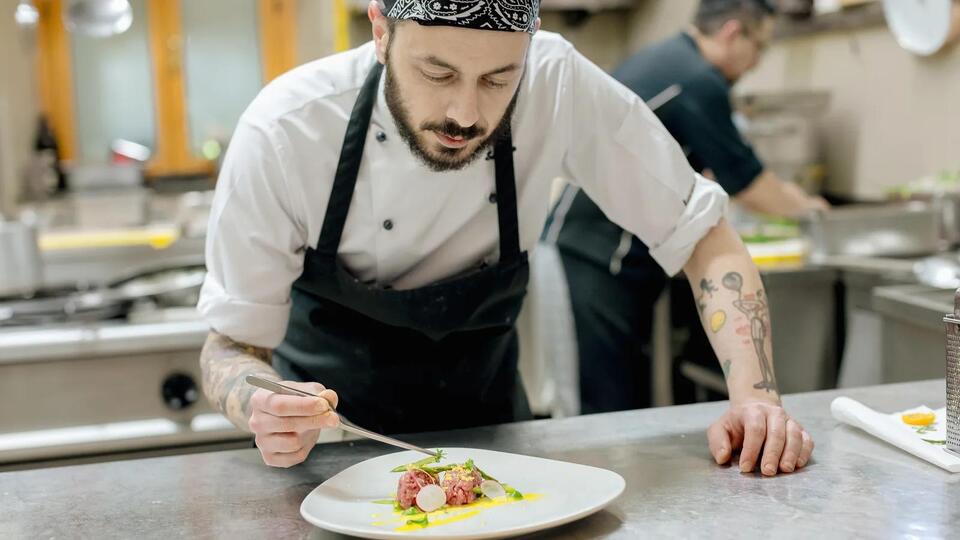 Sixteen Restaurants Are Cooking Their Way Through Oyster Bay's Foodie ...