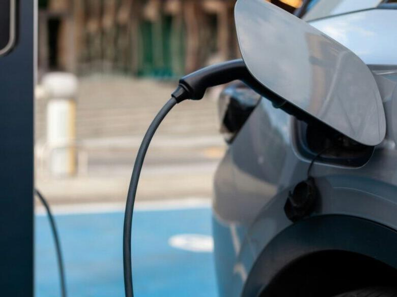 Electric vehicle batteries adding to toxic PFAS pollution, study finds