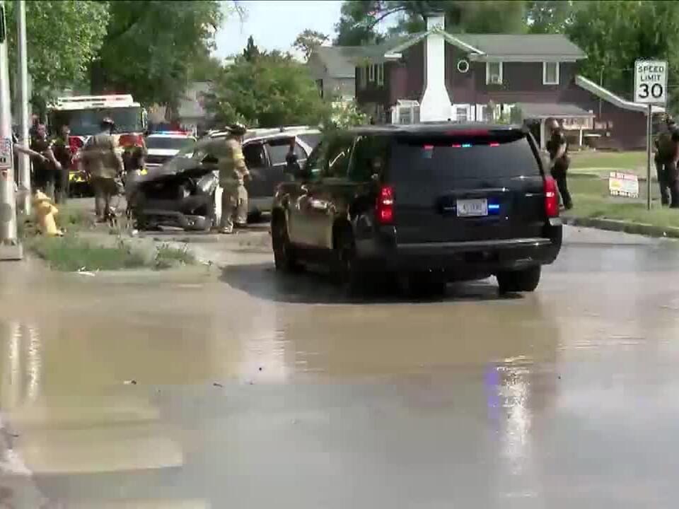 FWPD: Pursuit ends in crash in southeast Fort Wayne