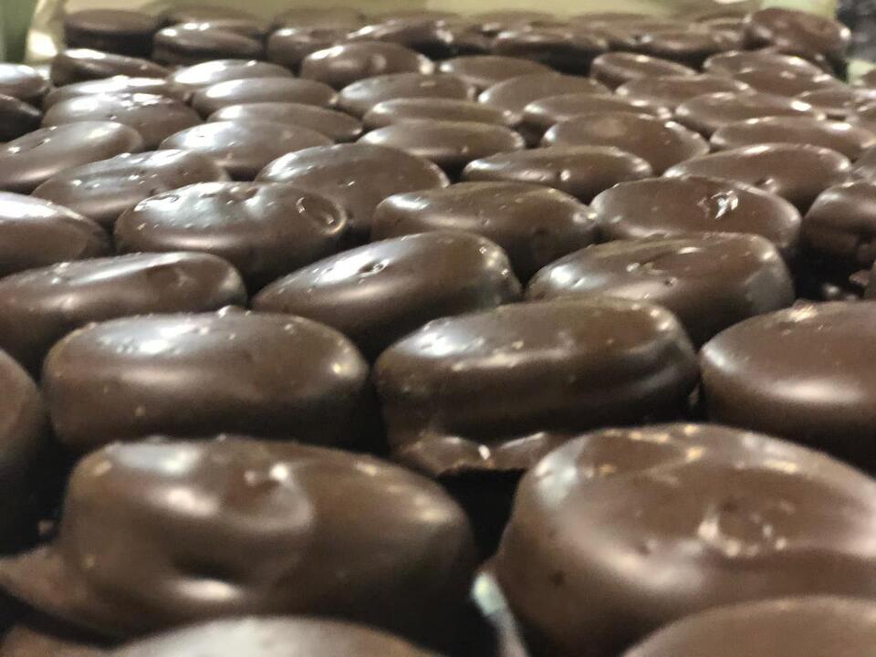 Popular chocolate chain to close all stores: ‘Saying goodbye’ - NewsBreak