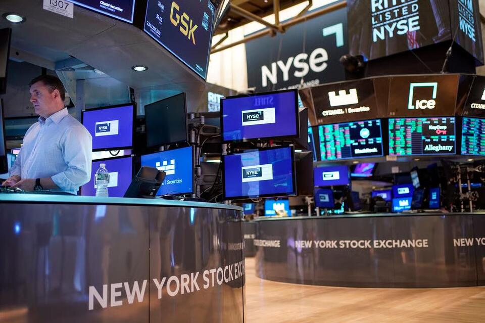 Tech concerns, oil prices, inflation weigh on stocks - NewsBreak