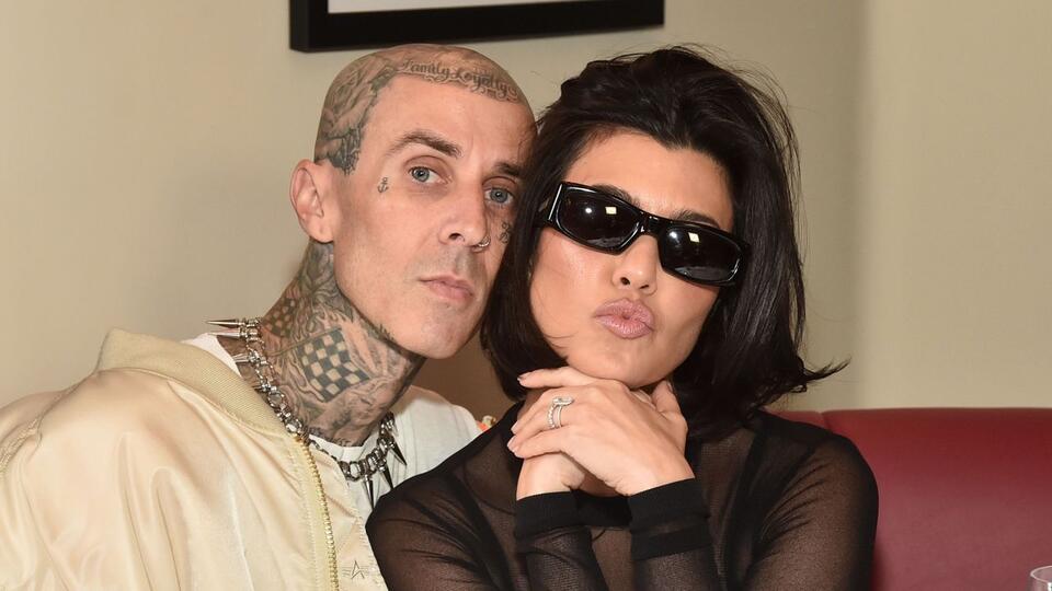 Kourtney Kardashian and Travis Barker's ‘Boundary-Free’ Living Room Is ...