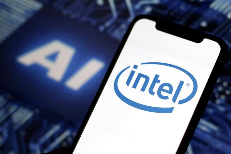 2 Powerful Forces Now Back Intel's Turnaround - NewsBreak