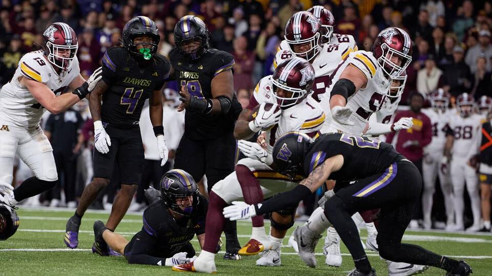 Gophers upset Washington: Elite pass rush, Drake's dart, questionable ...