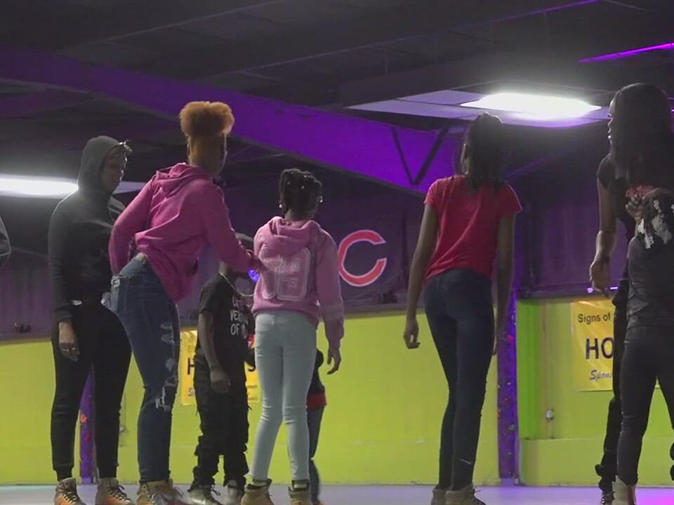 Galesburg skating rink receives a facelift with help from the community