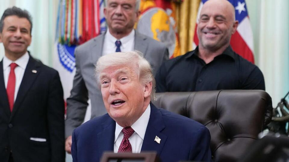 Joe Rogan Reacts To Backlash After Visiting President Trump At White ...
