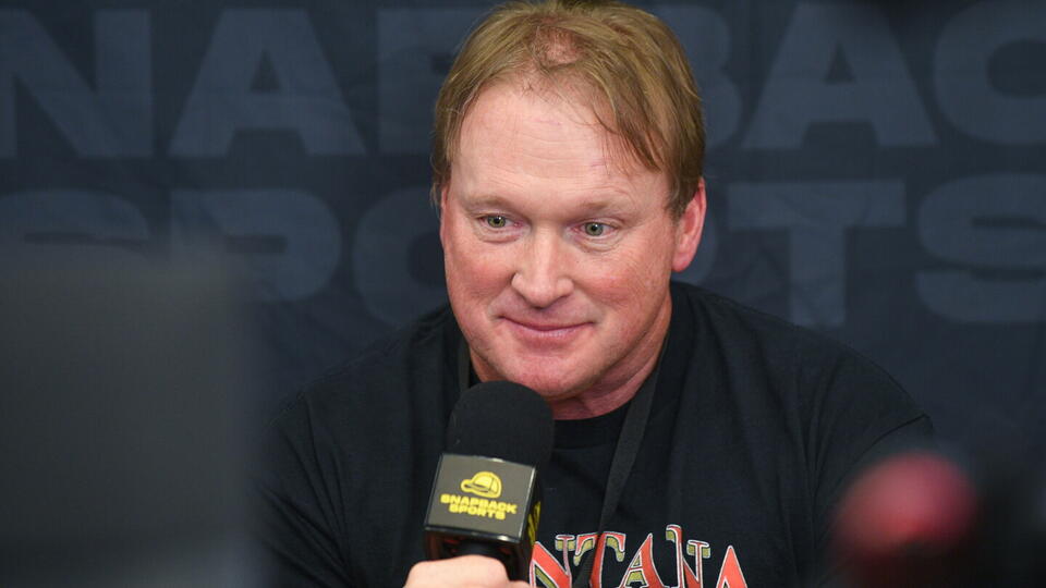 Jon Gruden says quarterback play is “dissolving,” not evolving