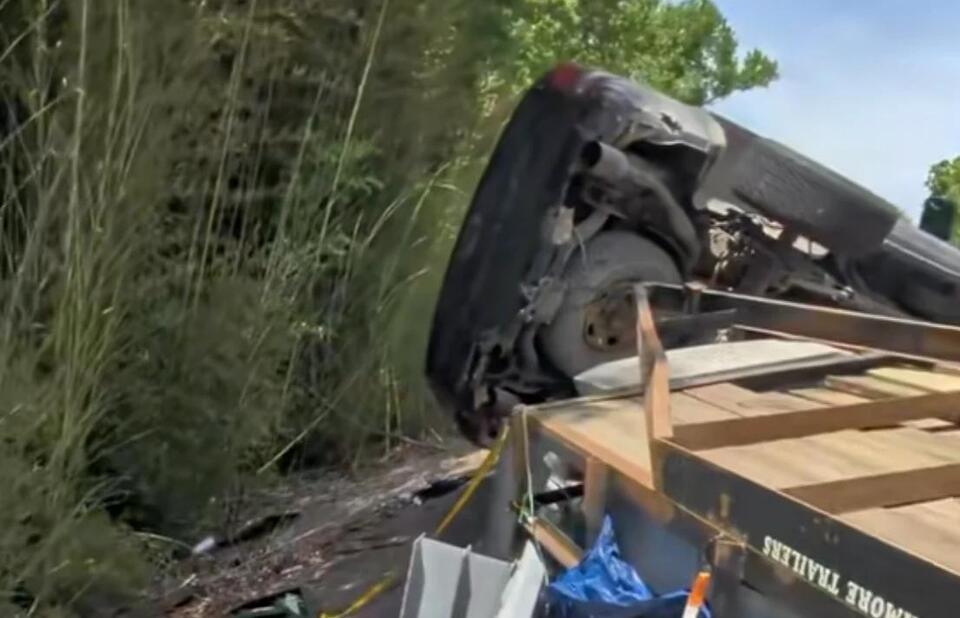 Driver Going Nearly 100 MPH Destroys Family's Moving Trailer Full of ...