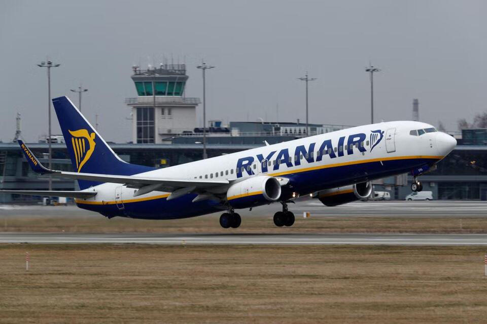 Ryanair urges Brits not to forget 60-minute shakeup for passengers with ...