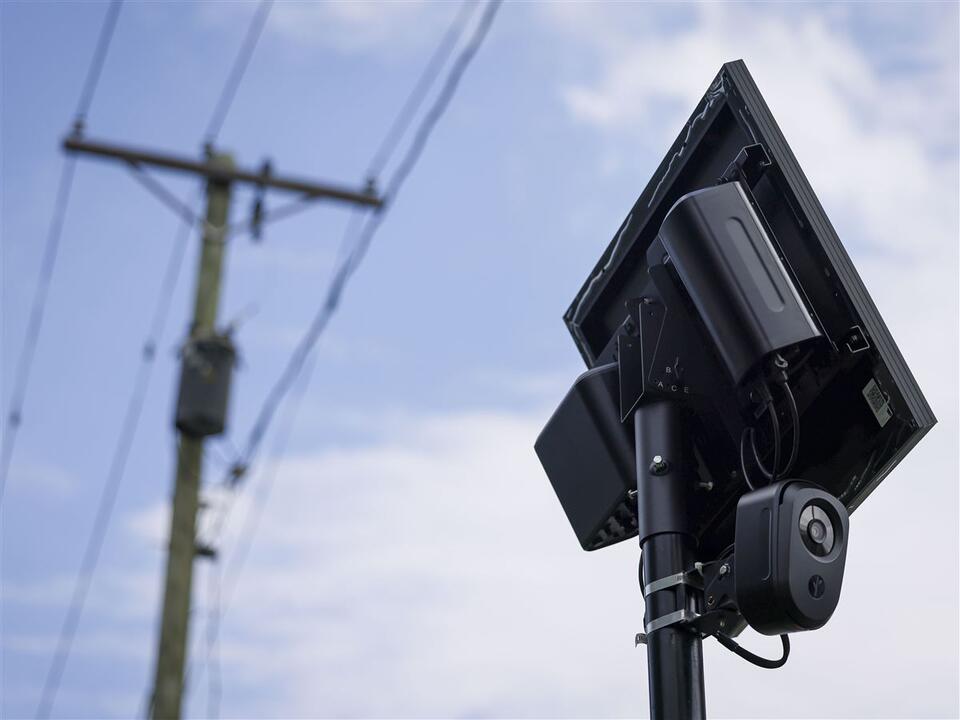 Flock cameras join data centers as bipartisan target - NewsBreak