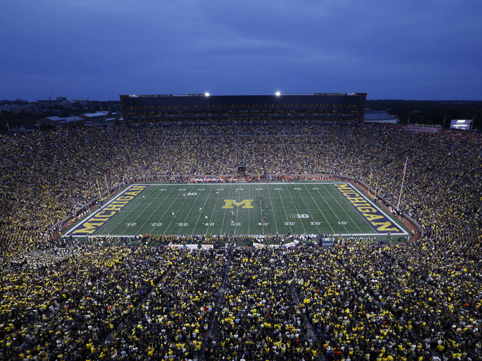 college-gameday-announces-celebrity-guest-picker-for-texas-vs-michigan