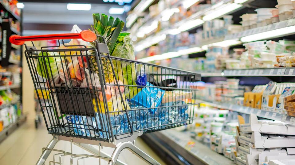 Reno Smith’s grocery will reopen with checkout fundraiser for Hawk Fire ...