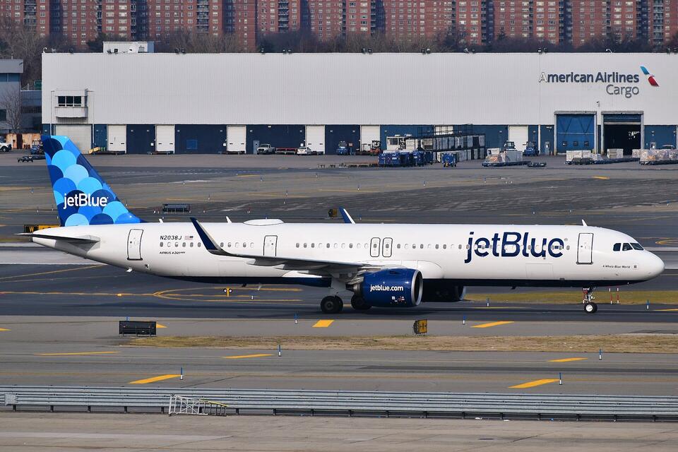 JetBlue Confirms Kosher Meals for New BlueFirst First Class - NewsBreak