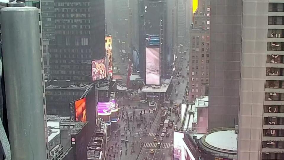 Live cam: This is what it looks like in Times Square right now - NewsBreak