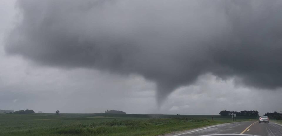 Conditional threat for strong tornadoes near the Twin Cities on ...