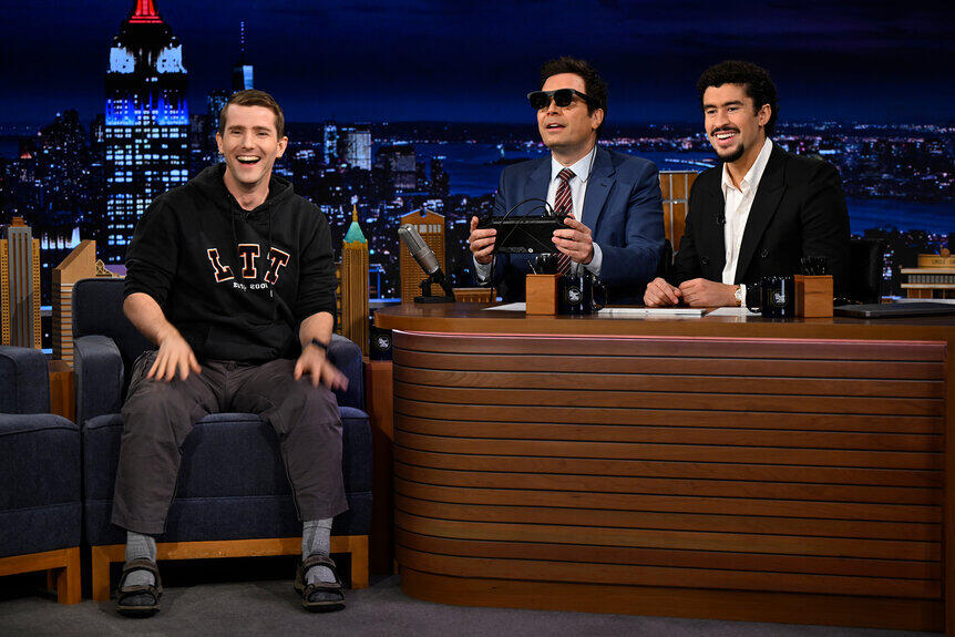 Bad Bunny and Jimmy Fallon Try Out Crazy Gadgets with Tech Tips' Linus ...