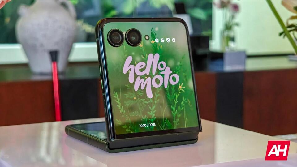 Motorola Razr Plus 2026 Deals - NewsBreak