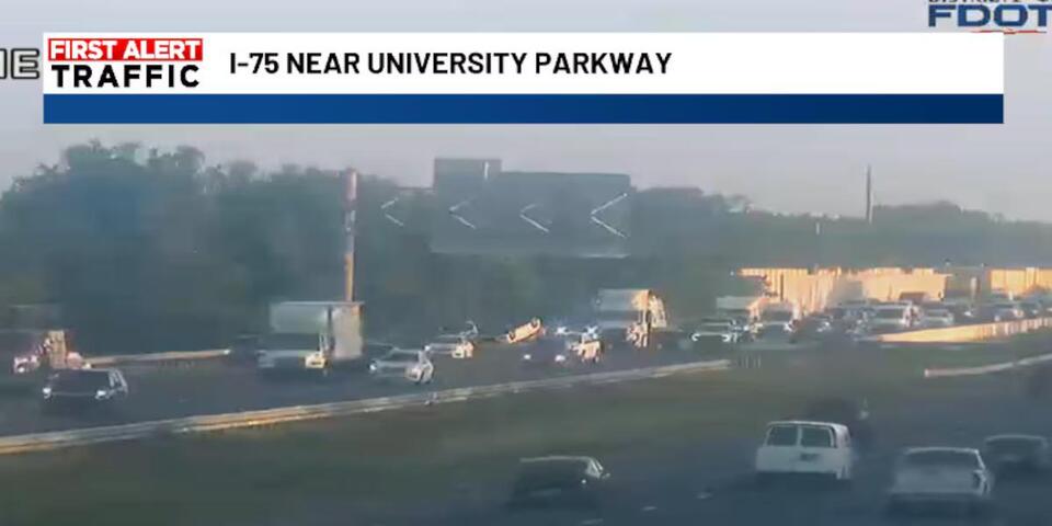 Rollover crash causes major I-75 backup Tuesday morning - NewsBreak