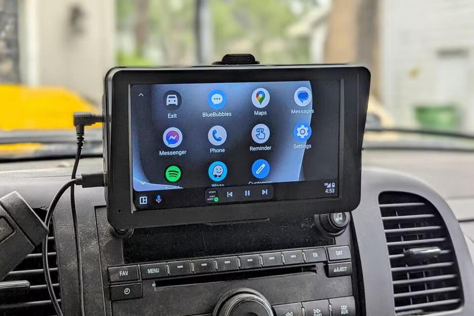 How to Move the Android Auto Taskbar to the Side (Or Bottom) - NewsBreak