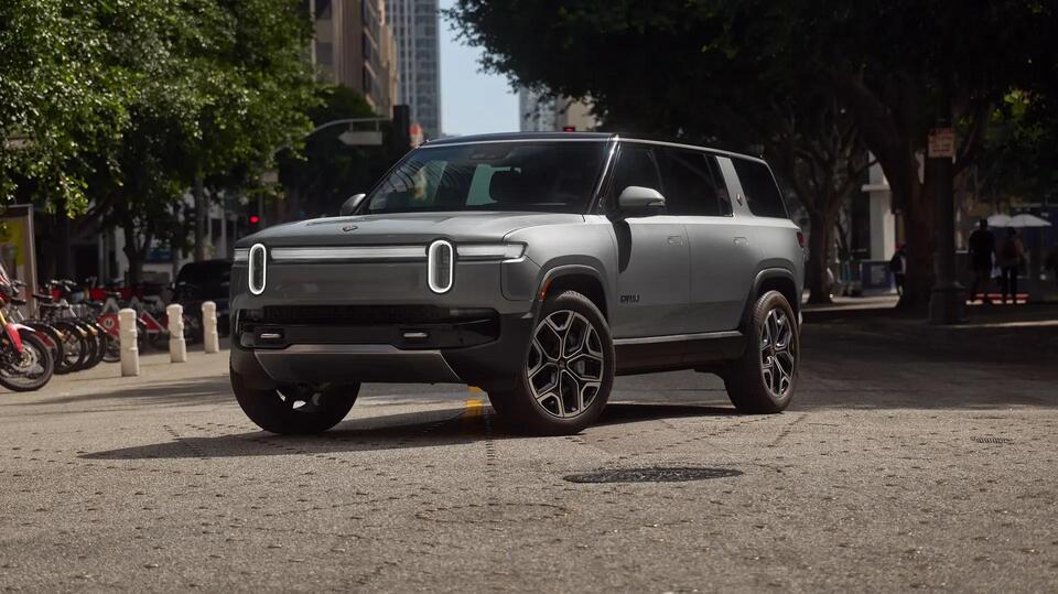2027 Rivian R1S Adds Captain’s Chairs As an Option And Shakes Up the Trim Names