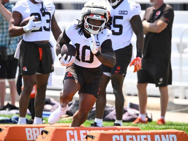 Here's what happened during Browns 1st open day of training camp