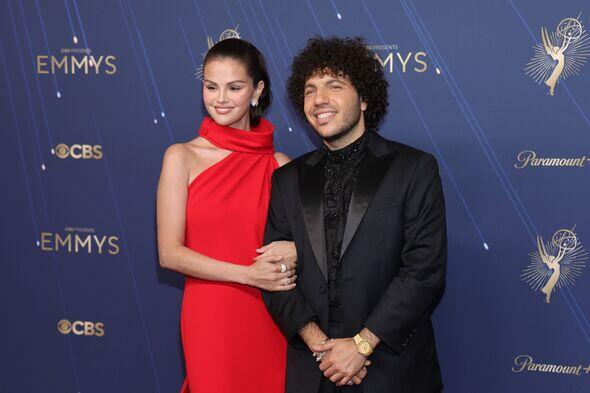 Selena Gomez appears to catch Martin Short texting Meryl Streep at the Emmys  - NewsBreak