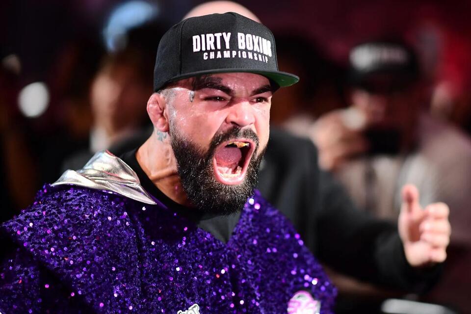 Wait, what? Mike Perry suffers massive 50-percent pay cut following ...