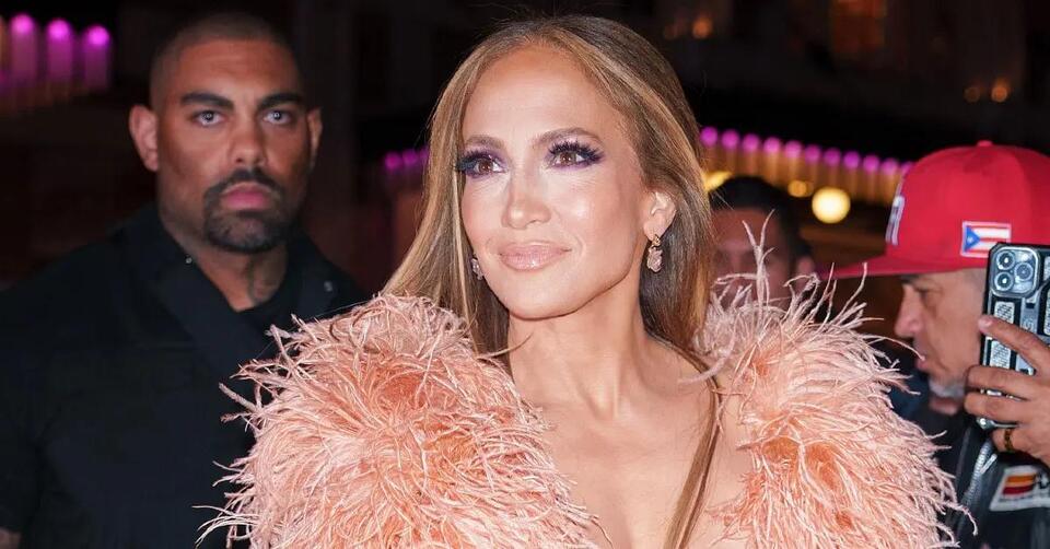 Nip Slip Alert! Jennifer Lopez Suffers Major Wardrobe Malfunction in