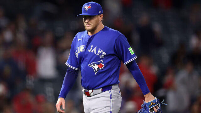 Report: Blue Jays sending Hoffman to Twins