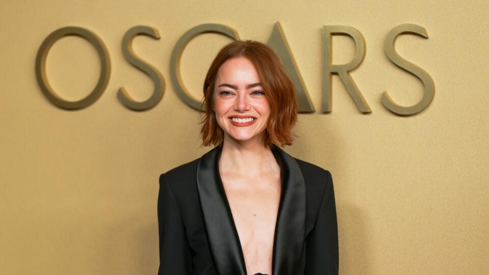 Emma Stone’s Super Bold Julie de Libran Minidress Is Literally a Blazer