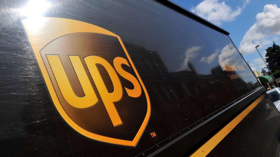 UPS employees accused of stealing $25K of Magic The Gathering cards ...