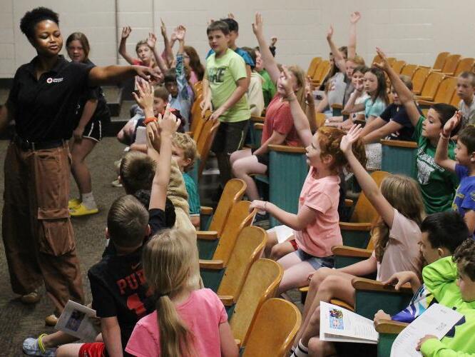Newcastle students receive emergency preparedness class