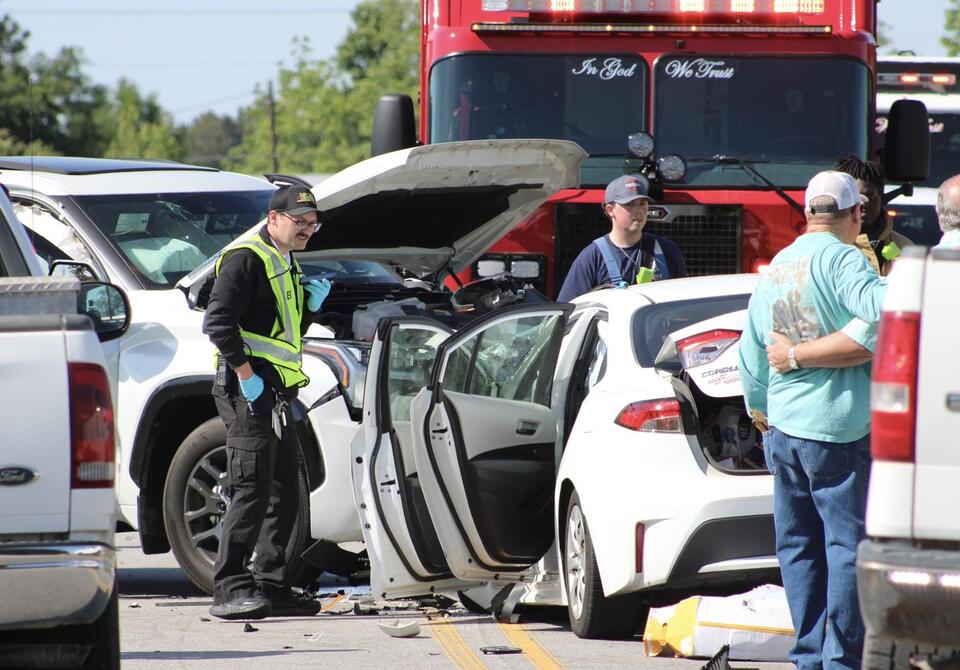 Father charged in crash that killed 6-year-old - NewsBreak