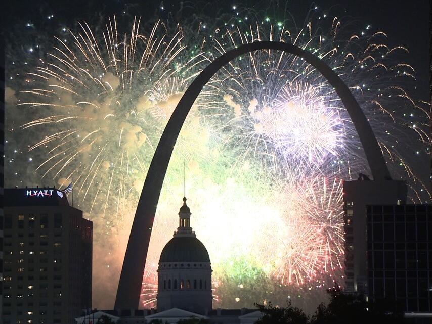 Here's where you can watch Fourth of July fireworks in St. Louis area