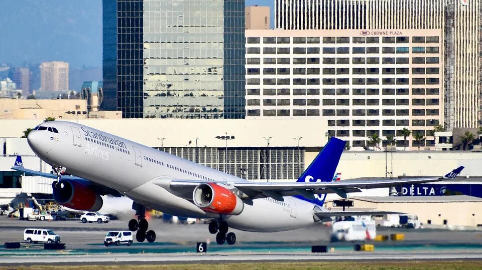 $3.3B 'people mover' rail project delayed - again - at LAX - NewsBreak