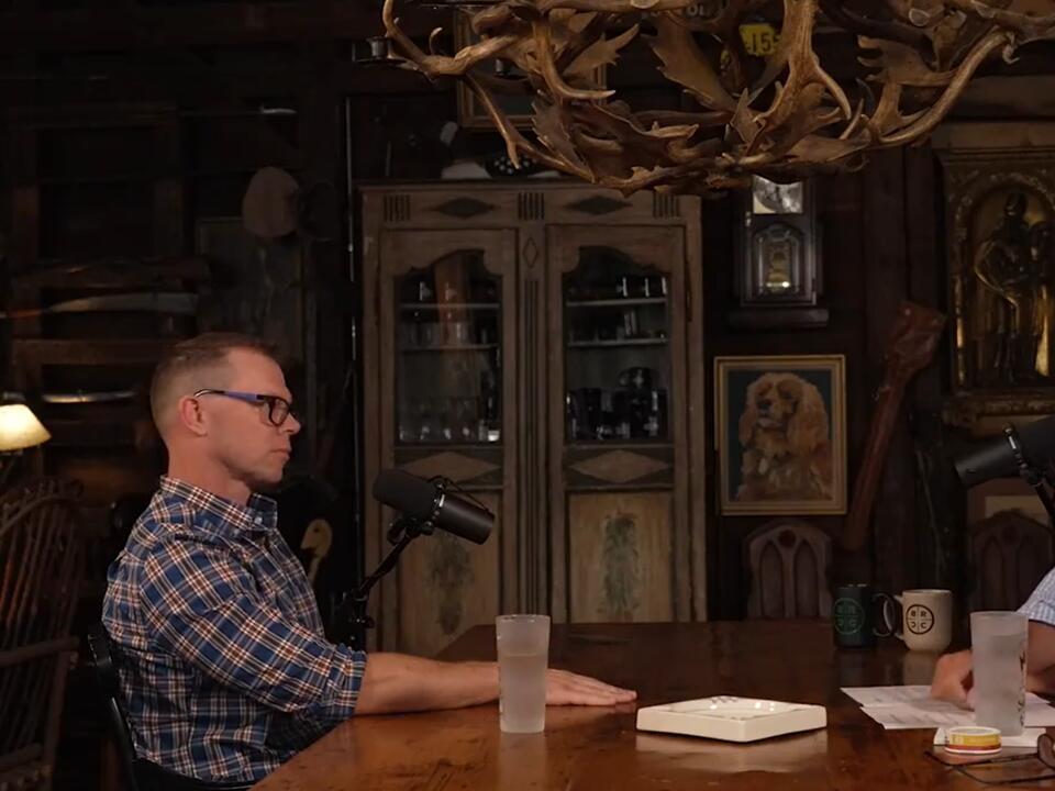 Tucker Carlson Starstruck By Historian Who Calls Churchill, Not Hitler