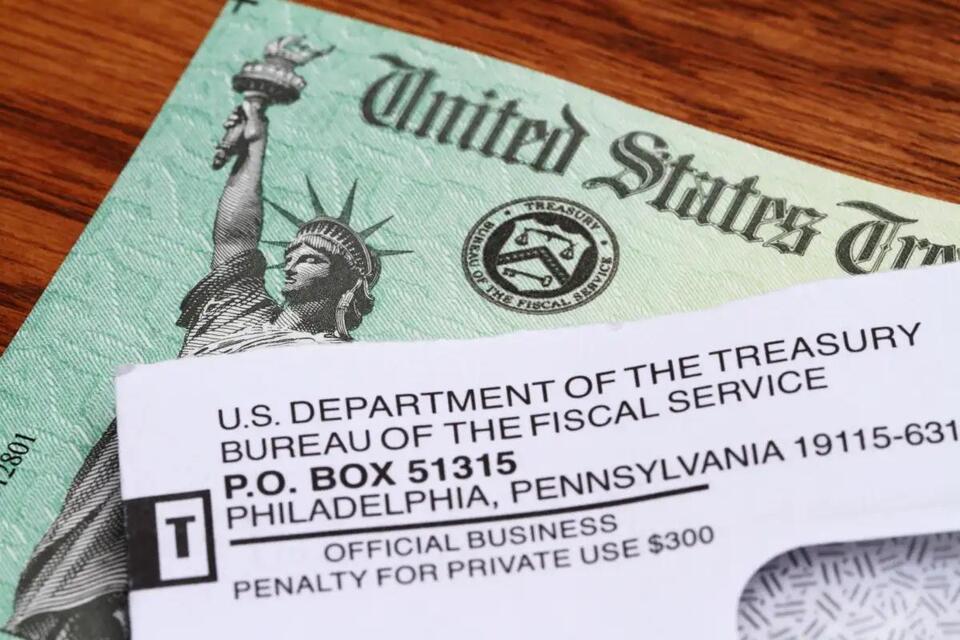 'We Have Been Scratching Our Brains’: My Mom Just Received a Random $60,000 Social Security Deposit. Is This a Mistake?