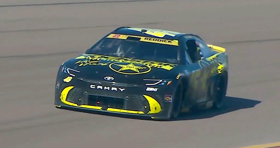 Tyler Reddick charges to Phoenix victory in dramatic finish - NewsBreak