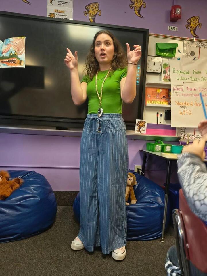 Students Gain Hands-On Introduction to Deaf Culture and Everyday Signs ...
