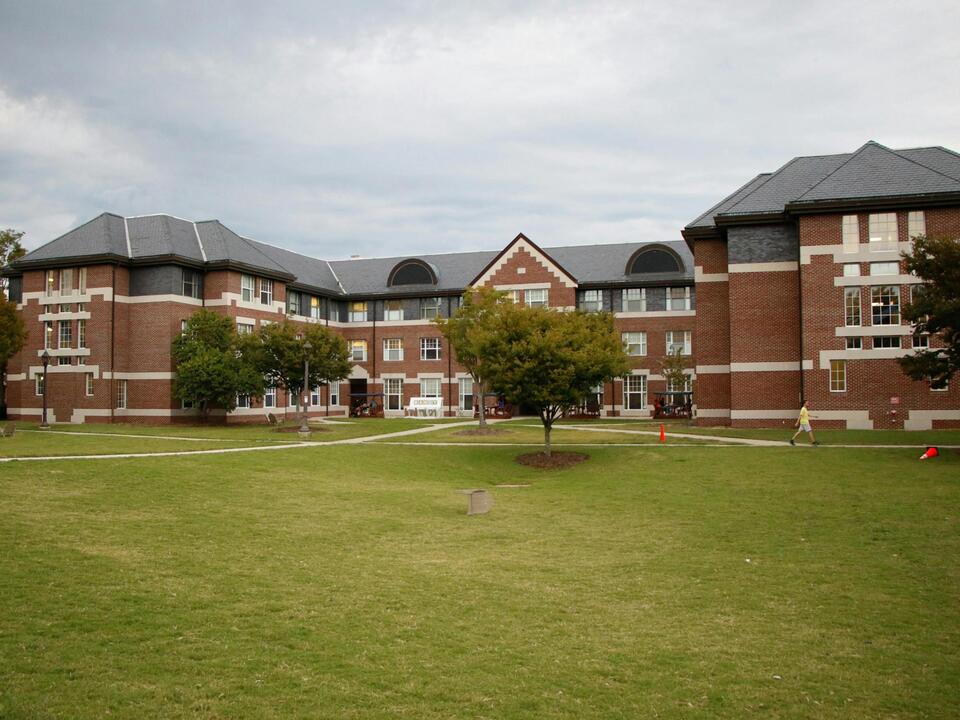 Faculty-in-residence Eric Disbro resigns after sexual misconduct ...