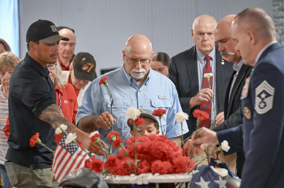 Hundreds honor fallen service members at Fort Walton Beach Memorial Day ceremony