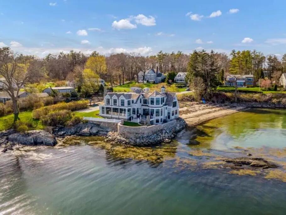 The Maine mansion of the head of VIP Tires is for sale at 7M