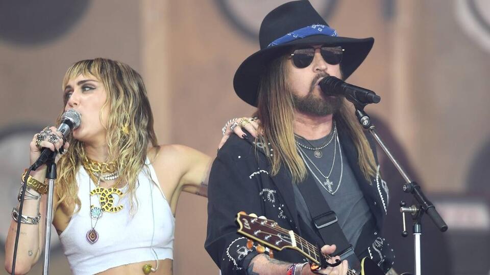 Billy Ray Cyrus Reacts to Miley Dropping Her Last Name - NewsBreak